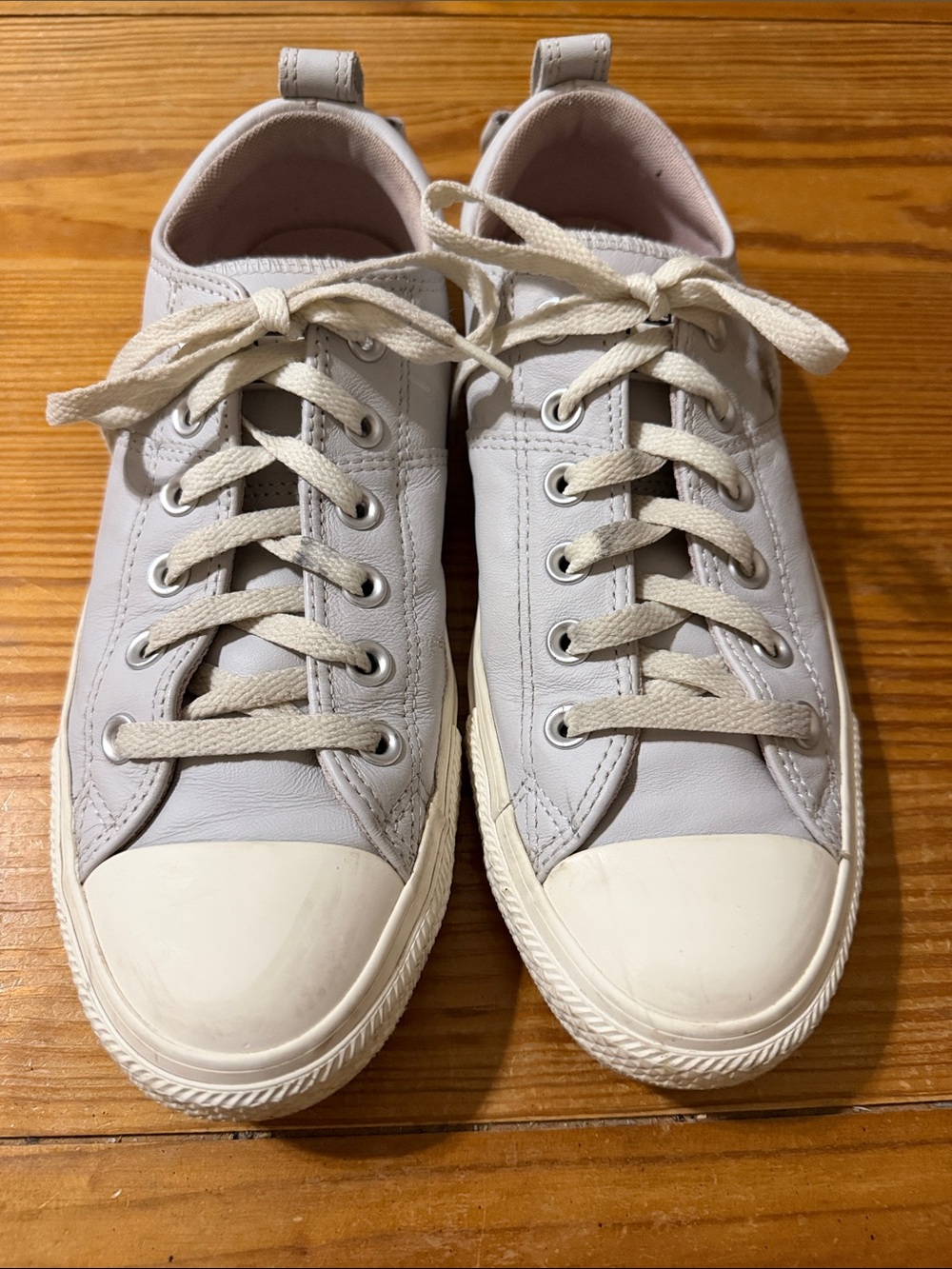 Converse Low-Top Sneakers, dove gray w/back bow detail, size 9.5